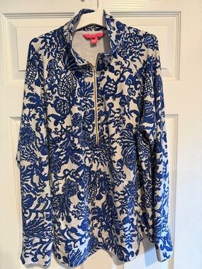 Lilly Pulitzer White Pullover Blue Floral Tunic
1/4 zip front